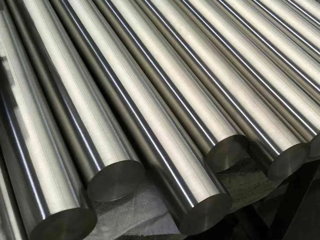 Carbon alloy and stainless steel round bar